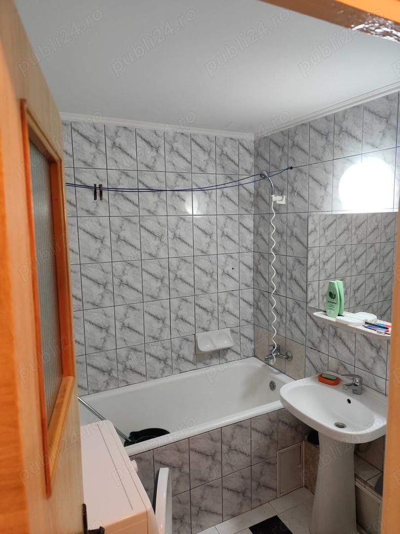 Apartament 3 camere, 2 băi,complet mobilat și utilat, Locație excelentă, etaj 6 - Poză 3