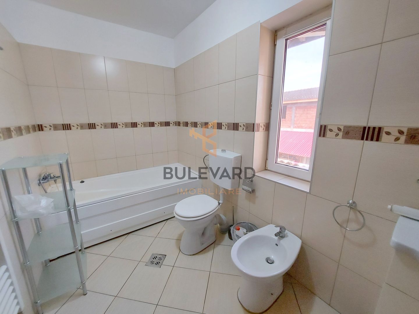 Casa cu 4 camere,  zona strazii Avram Iancu! - Poză 5