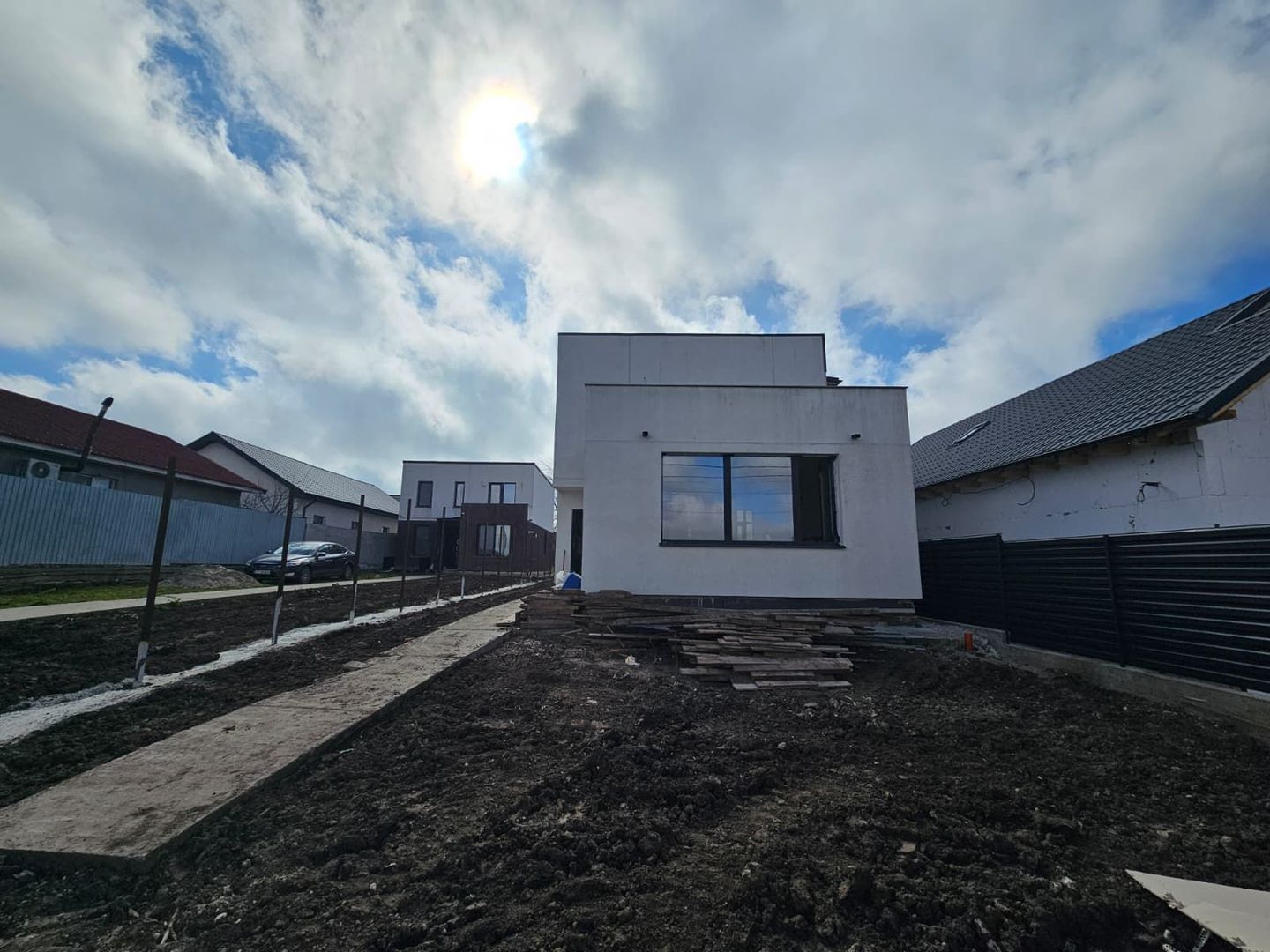 Casă de vânzare în Valu lui Traian – spațiul ideal pentru familia ta - Poză 1