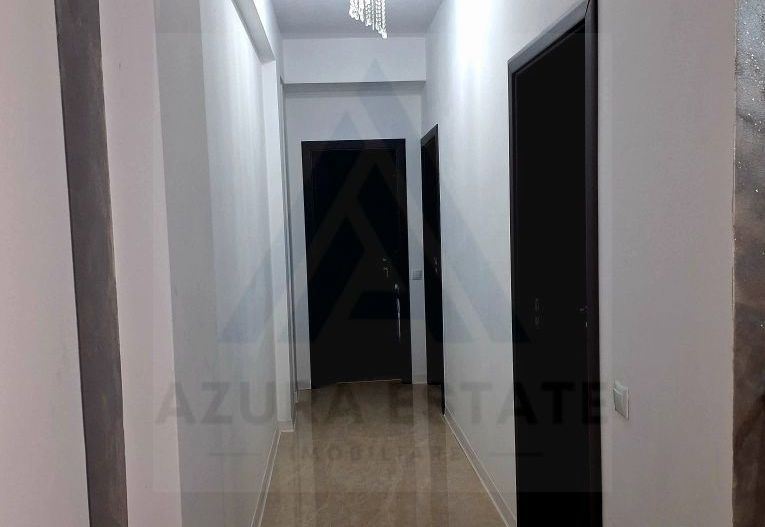 Apartament 3 camere prima închiriere Etaj 1/3 si parcare zona Șelimbăr - Poză 2