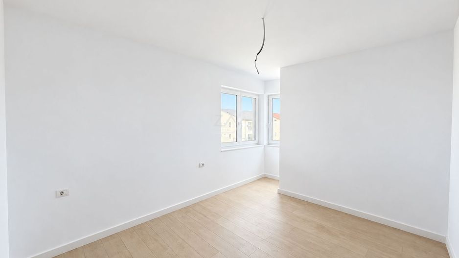 Apartament cu 3 camere si doua bai. Finisaje de calitate. Parcare - Poză 8