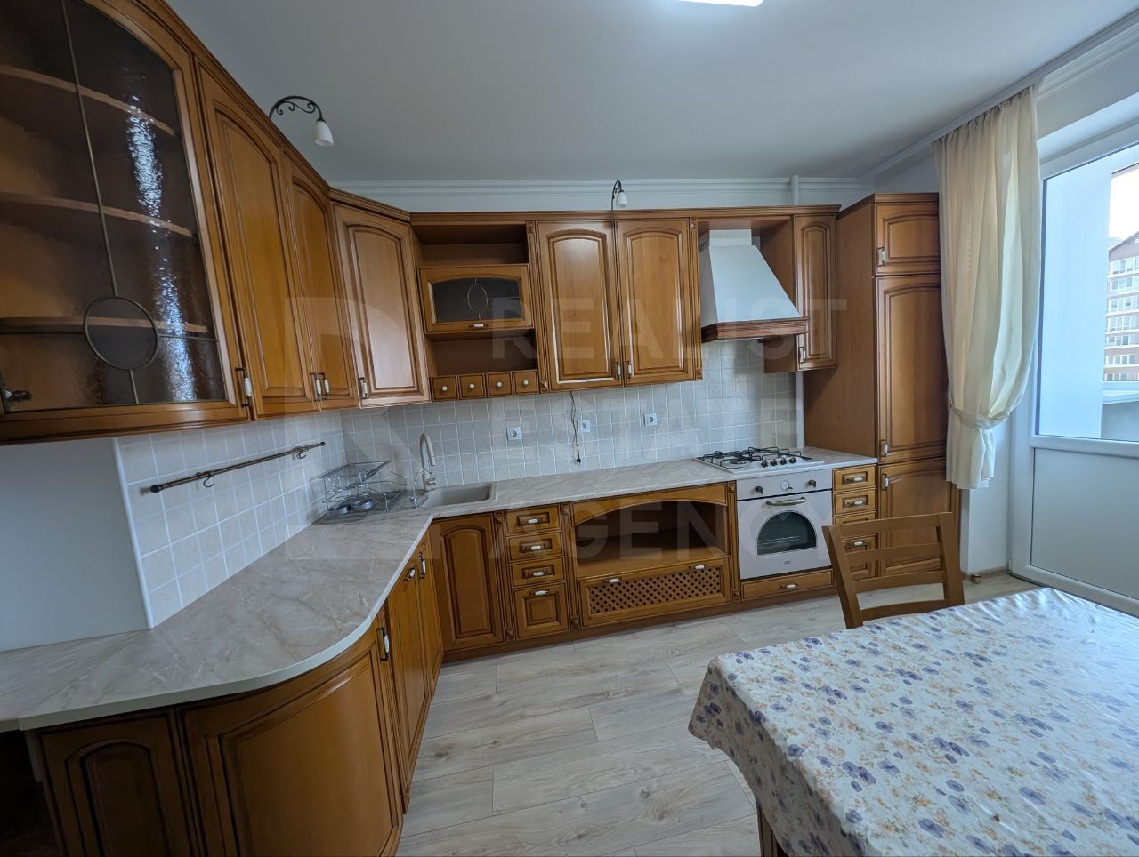 Chirie, apartament 3 camere, str. Alba Iulia, Buiucani - Poză 9