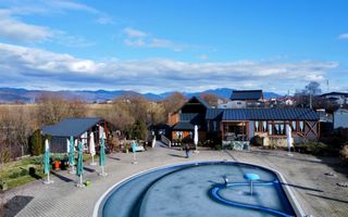 Proprietate unică de vânzare – piscină, restaurant, terasă - Poză 1