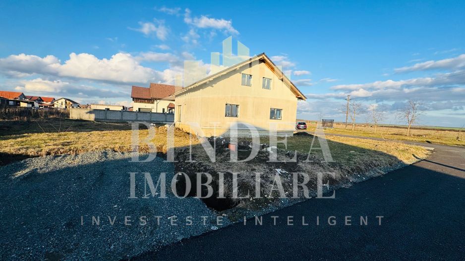 Casa individuala P+ M Pischia 167mp utili, 723mp teren - Poză 2