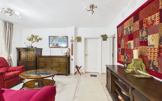 Oportunitate - 2 Apartamente 4 + 2 camere - Zona 13 Septembrie - Poză 1