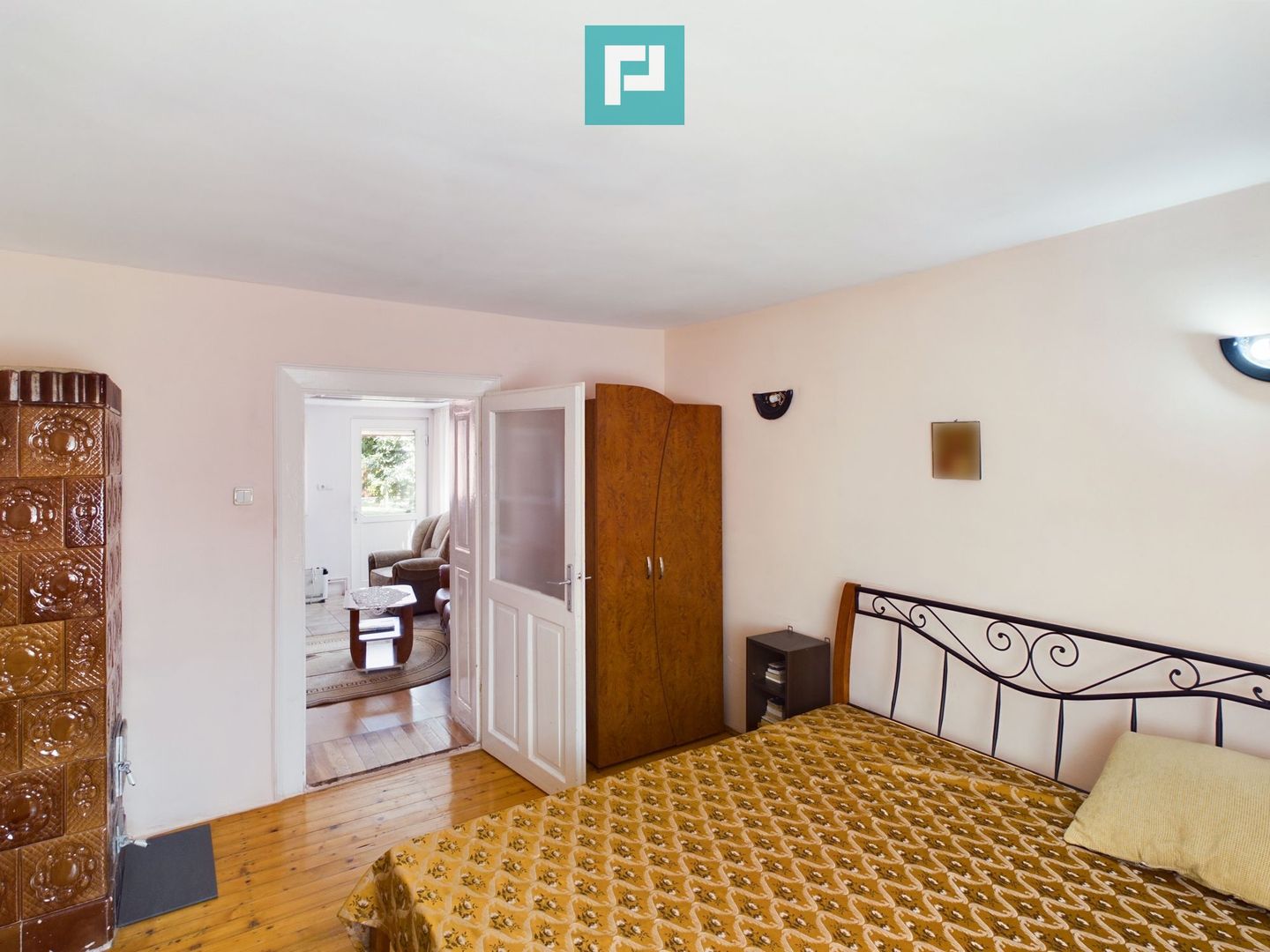 Casă cu 7 camere și 2 băi in Grădiște - Poză 13