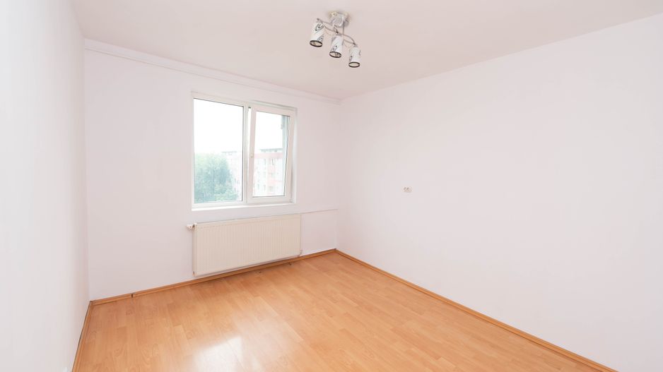 Apartament 3 camere 1980 decomandat Crangasi 2 bai loc parcare - Poză 2