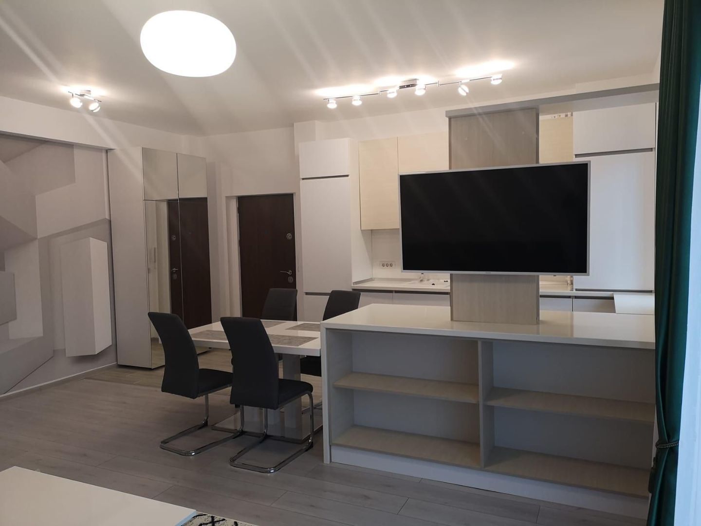 Soarelui | Bloc nou | Loc de parcare | Curte proprie | Mobilat si Utilat - Poză 4