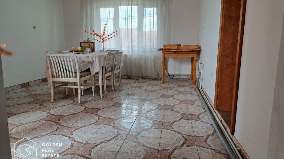 Casa mare cu 2 spatii comerciale, in Faget - Poză 15