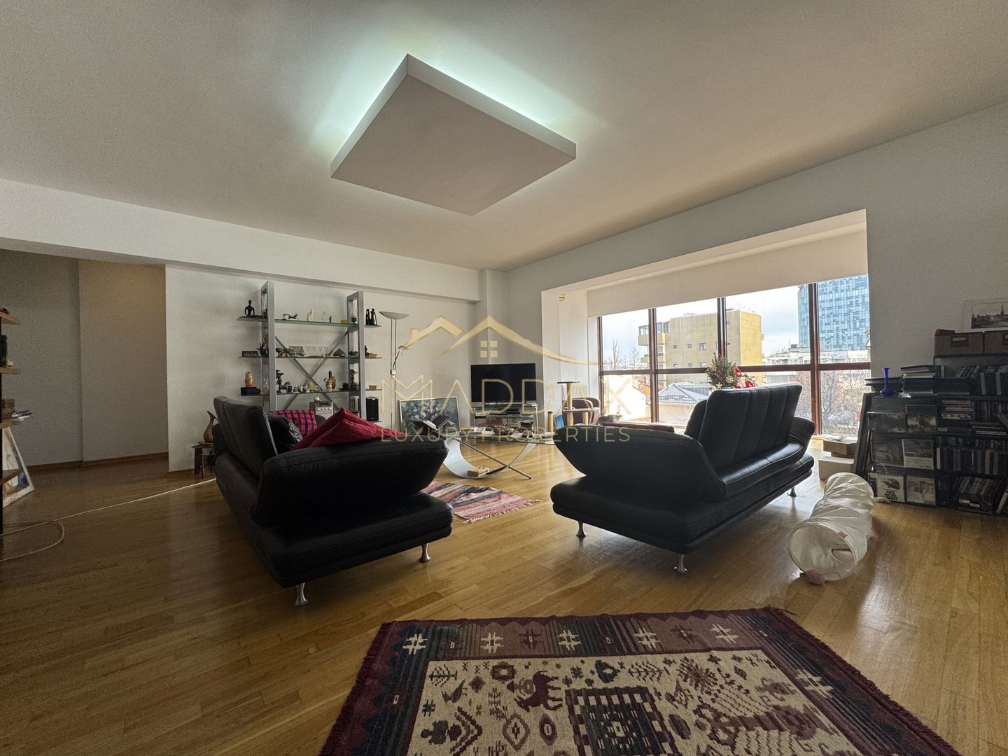 Apartament Elegant de Vânzare – 5 Camere/ 3 Băi, *Arcul de Triumf* - Poză 12