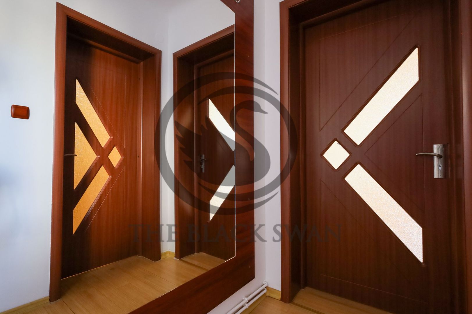 Apartament 2 Camere | Zona Centrală | Acces Privat și Parcare - Poză 7