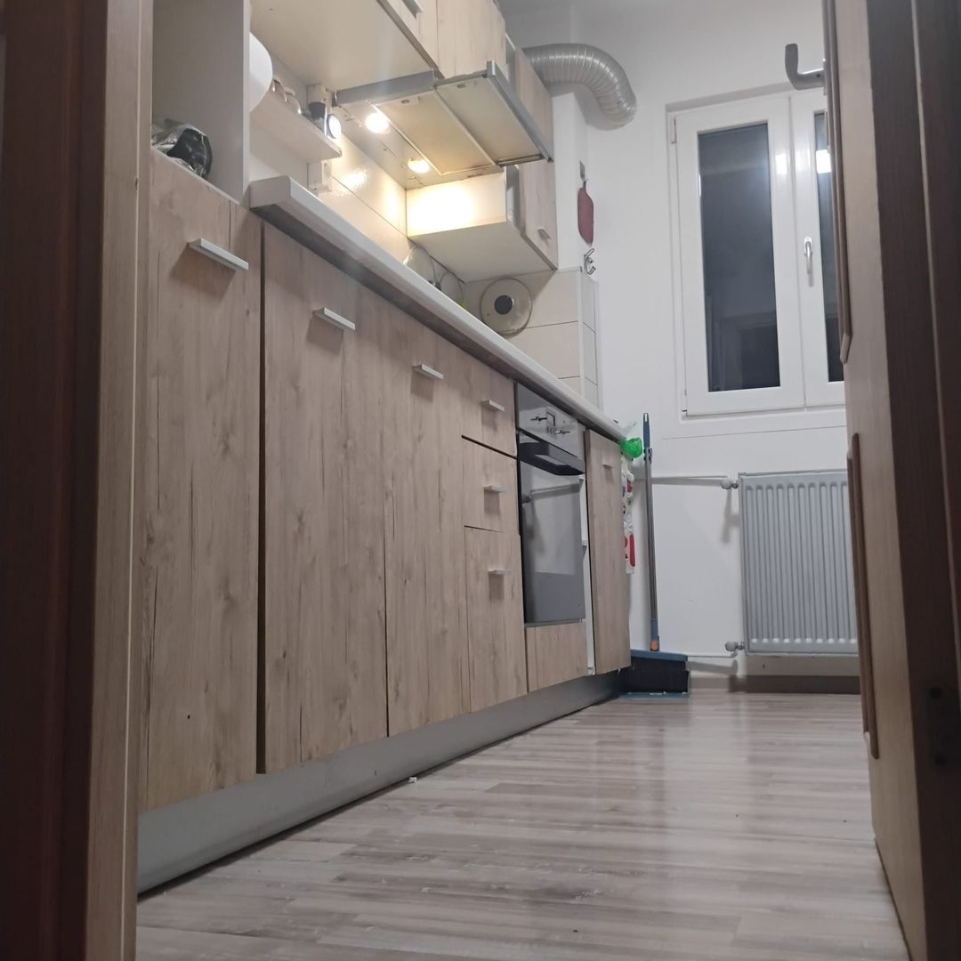 Apartament cu trei camere, zona Straduintei, 95.000€ negociabil - Poză 6