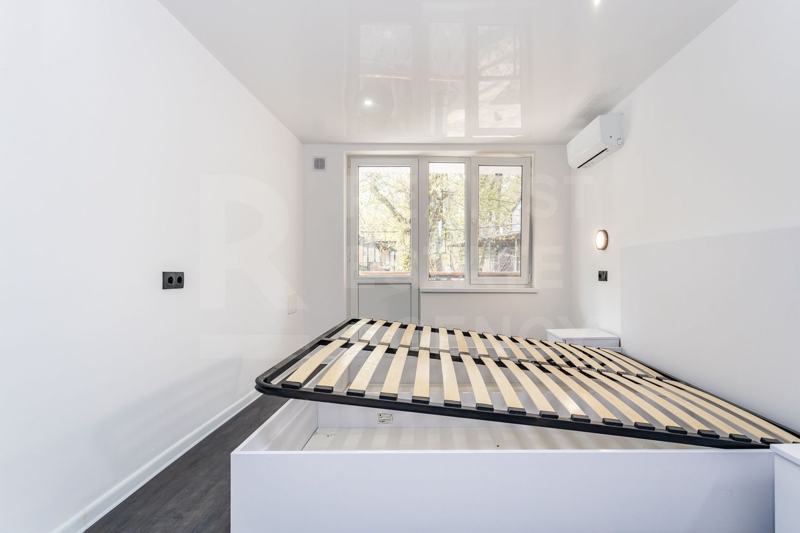 Vânzare, casă, 2 camere, str. Stejarilor, Vadului Vodă - Poză 3