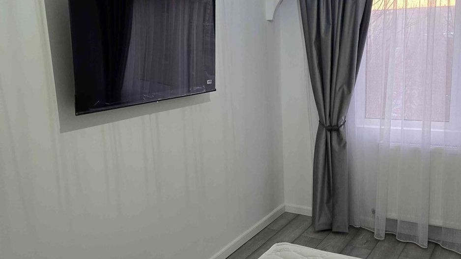 Apartament spatios 2 camere Timpuri Noi - Poză 4