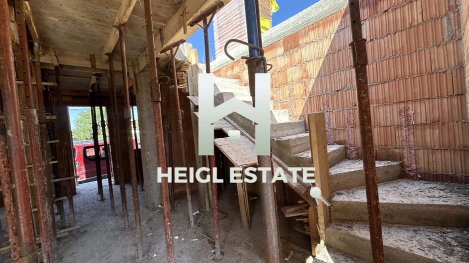 Duplex despărtit prin cameră tehinca Mosnita Noua - Poză 1