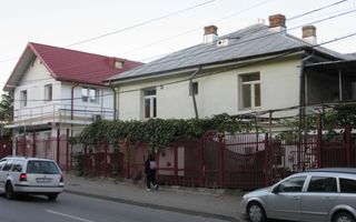 Casa situata in centru, in fata Lic. Economic nr. 1 - Poză 6