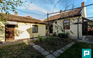 Casă cu teren în Pârneava - Poză 1