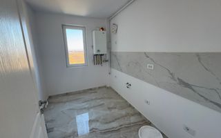 Disponibil imediat. Decomandat. TVA 21% inclus in pret - Poză 1