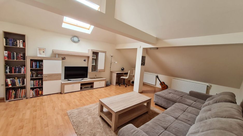 Casă cu teren generos pretabila pentru afacere - Poză 23