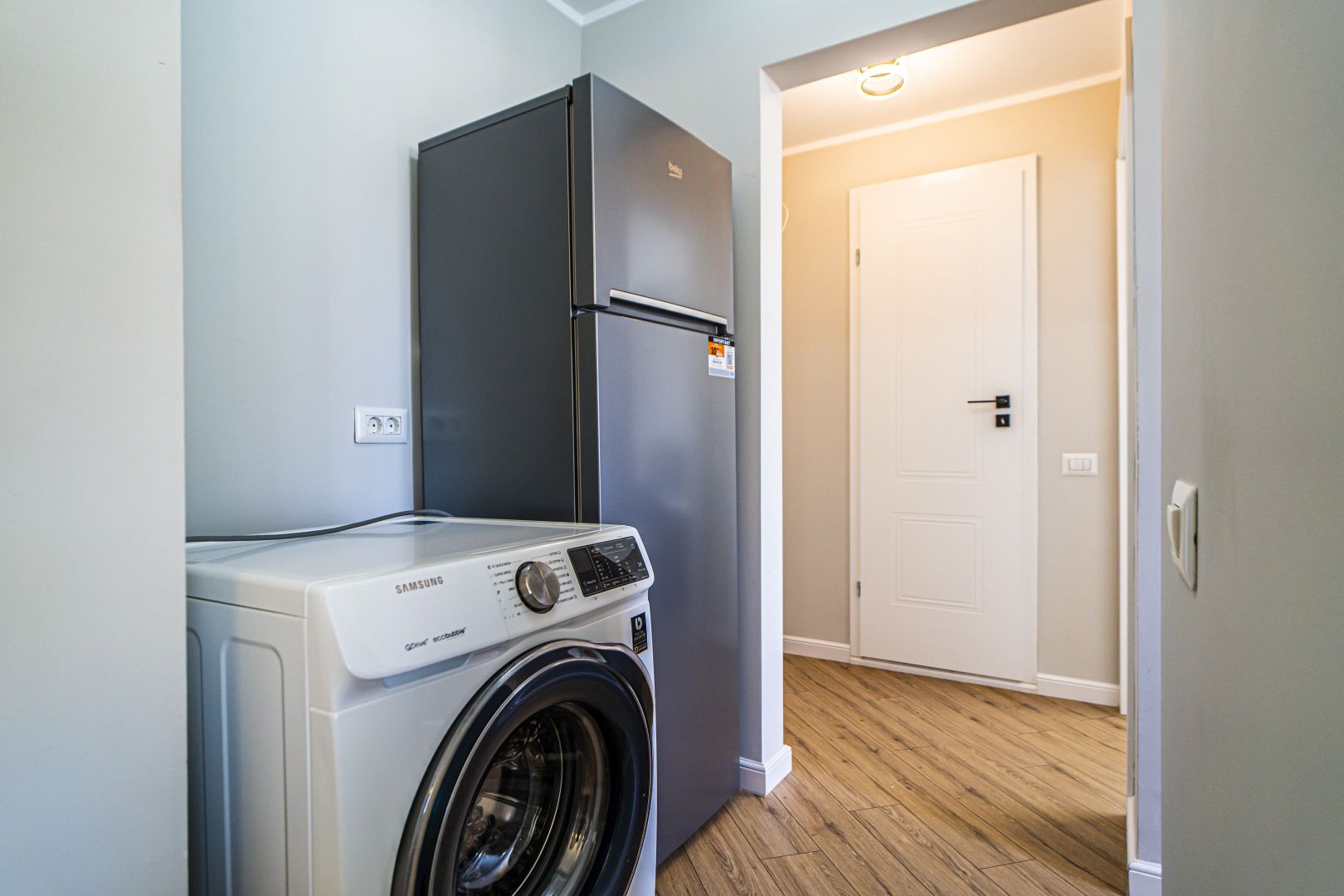 2 camere de închiriat, mobilat modern, totul nou, Metrou Râul Doamnei - Poză 8