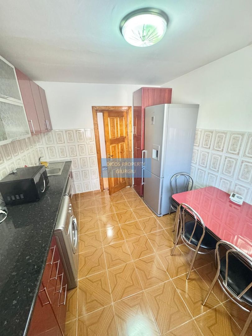 Apartament 3 camere de vânzare – Decebal - Poză 3