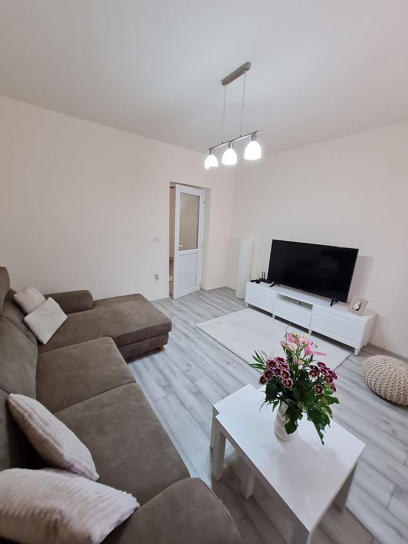 Casă cu teren generos pretabila pentru afacere - Poză 22