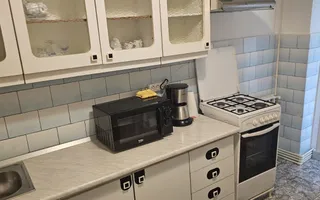 De inchiriat apartament cu 2 camere, etaj 4/4 Piata Centrala, 360 euro - Poză 15