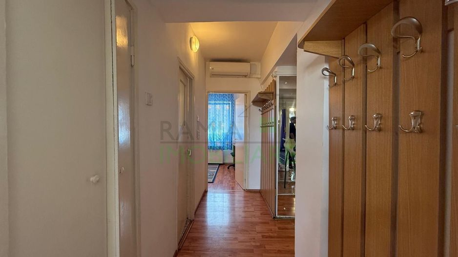 Apartament 3 camere decomandat cu 2 băi în Calea București - Poză 11
