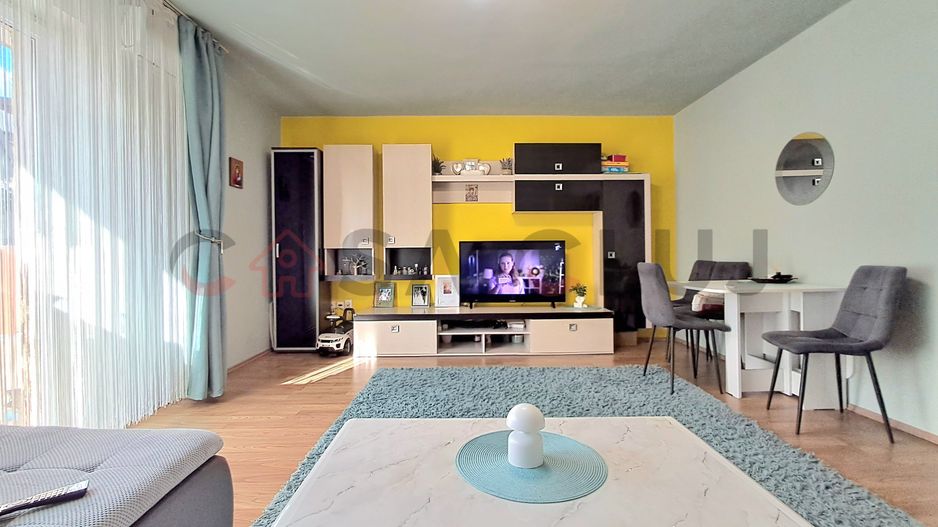Apartament decomandat, etaj1 Intre Lacuri!! - Poză 1