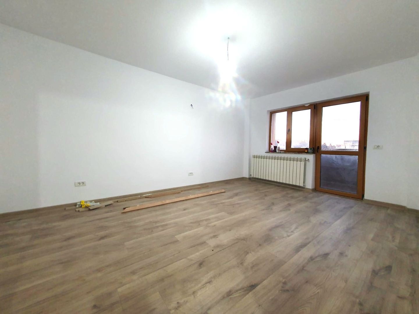 Apartament decomandat cu 3 camere, 66 mp., Calea București - Poză 2