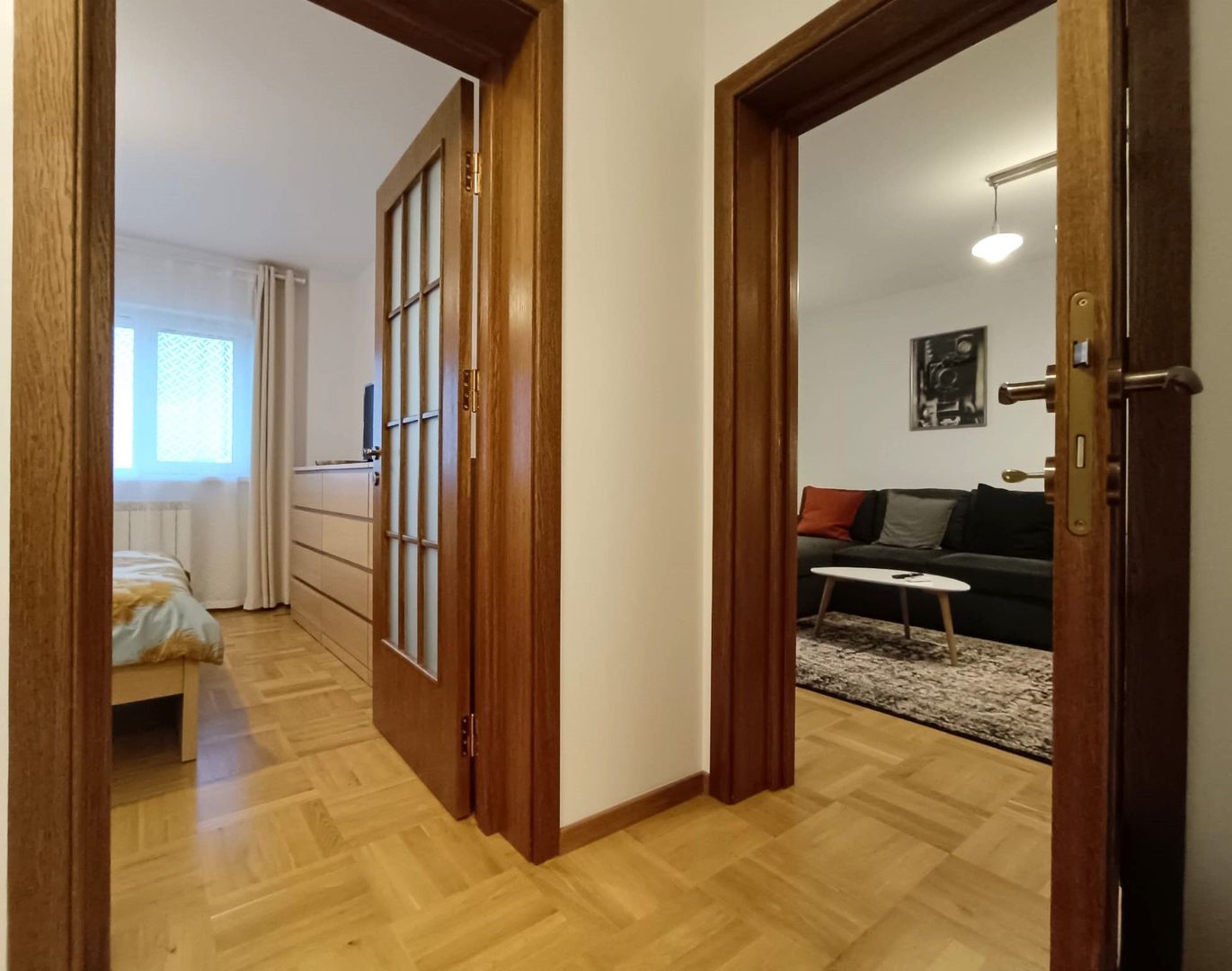 Inchiriem 2 camere complet renovat si mobilat zona 1 Mai - Poză 8