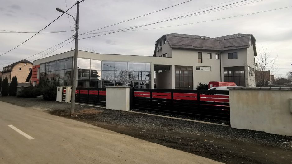 Casa cu destinatie mixta -servicii si comert + depozit+locuinta - Poză 14