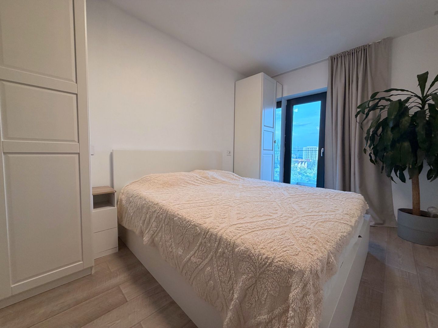 APARTAMENT 5 CAMERE | MOBILAT + UTILAT | VEDERE LIBERA - Poză 4