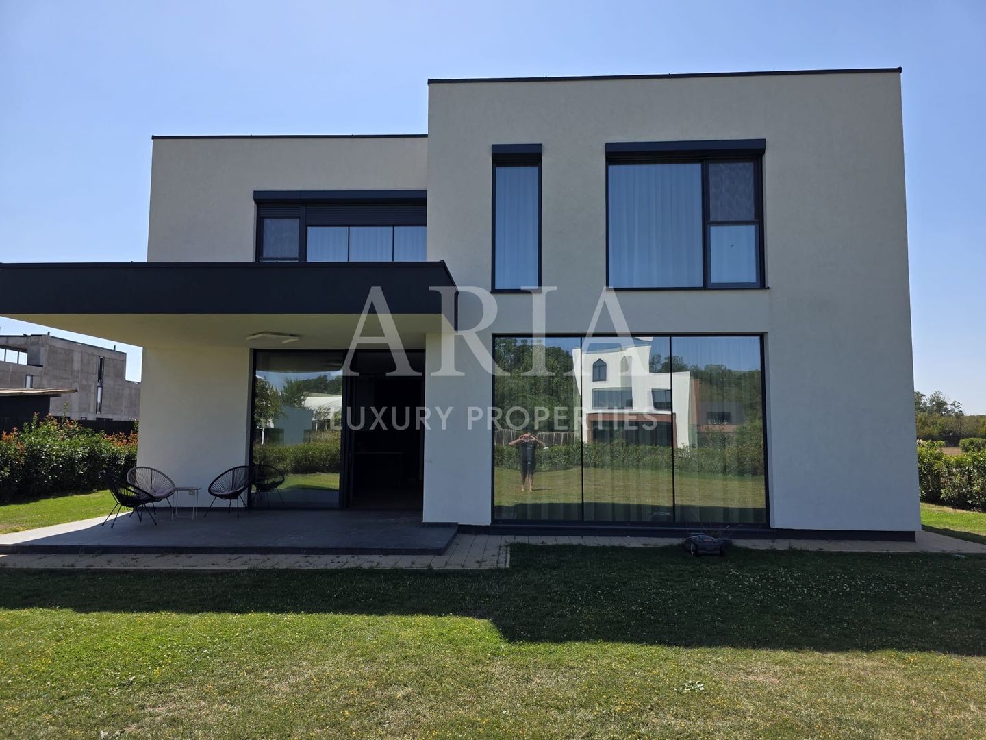 Dumbrava Vlasiei – Armonie între design, lumină și natură - Poză 34