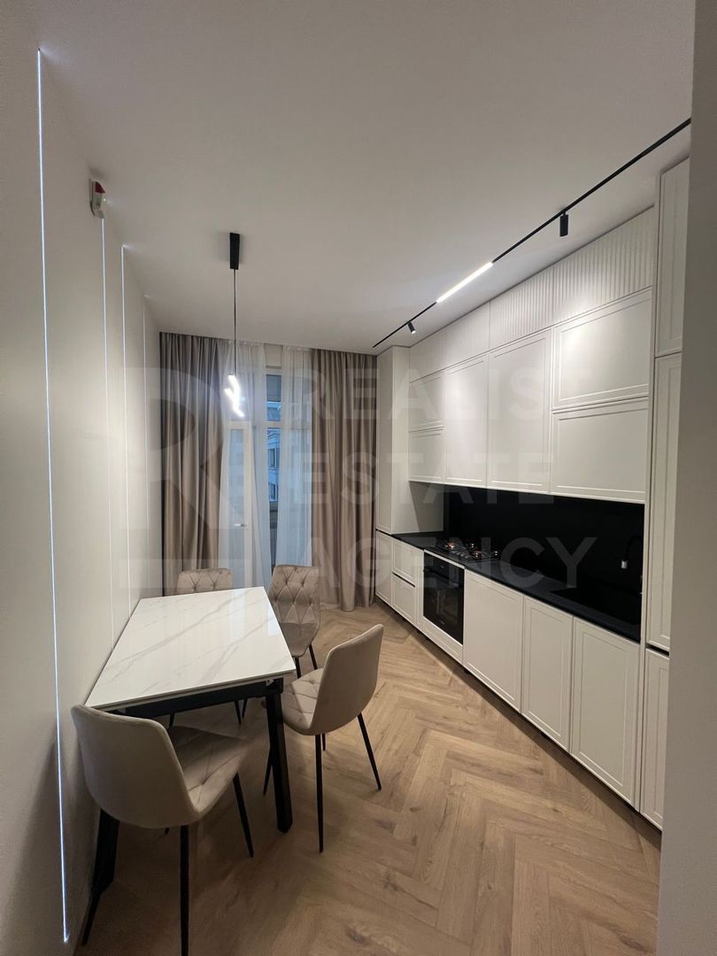 Chirie, apartament, 3 camere, str. Vasile Lupu, sectorul Buiucani - Poză 3