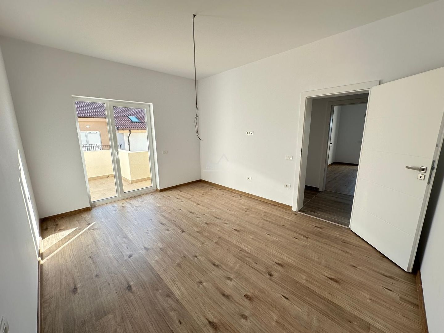 Bloc finalizat. Finisaje superioare. Loc de parcare. - Poză 5