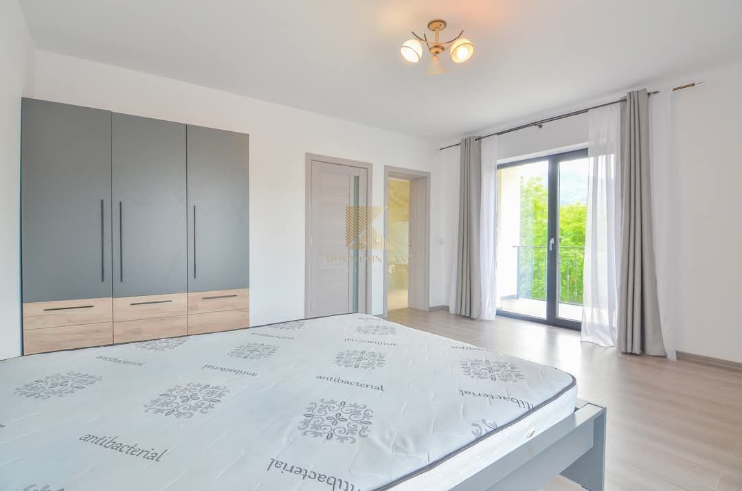 Casa noua tip duplex, 2 dormitoare cu 2 bai, curte, Sacele, PETFRIENDL - Poză 13