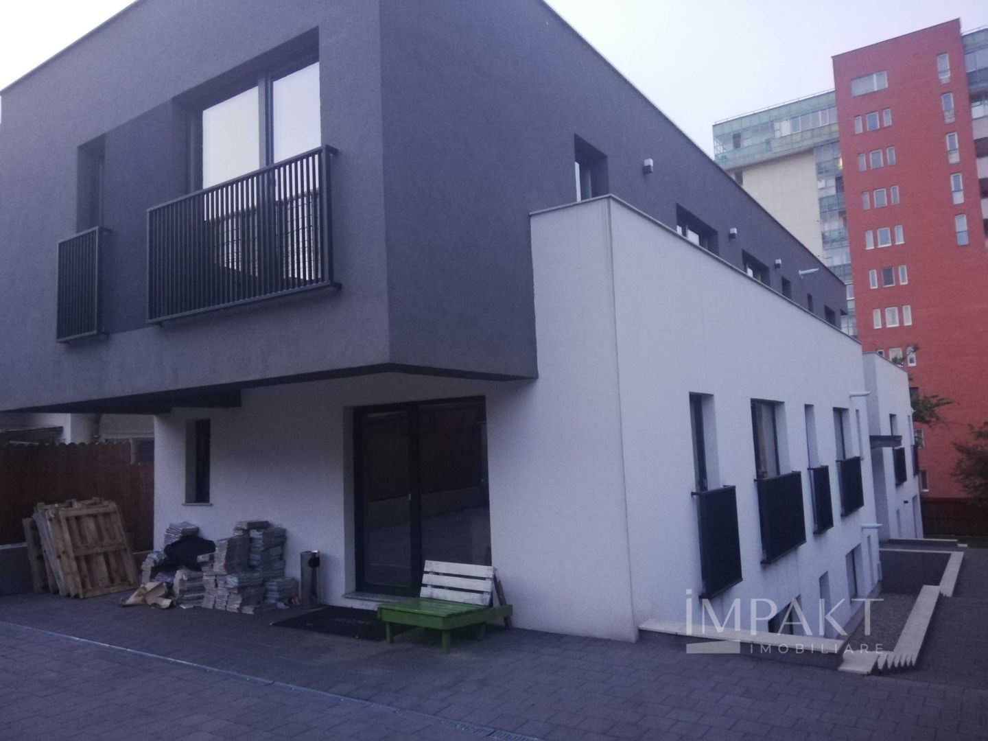 Dau in chirie cladire de 500 mp, superfinisat, teren 600 mp,str Meteor - Poză 4