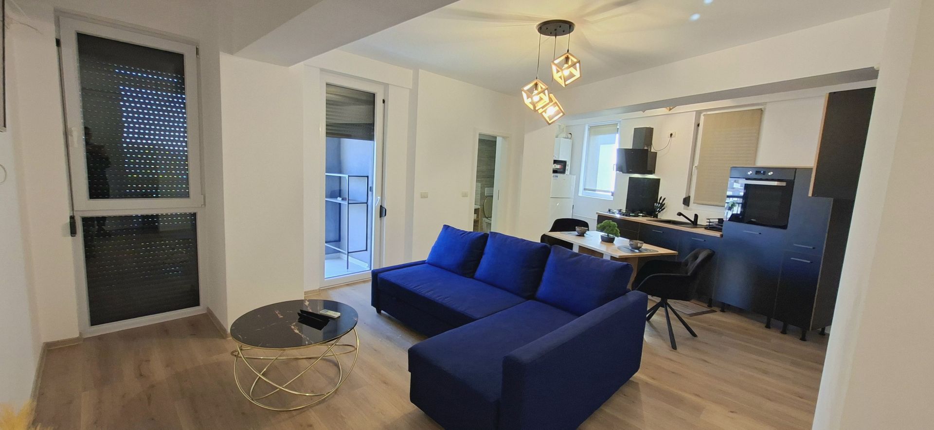 Apartament cu 2 camere si loc de parcare subteran - Poză 2