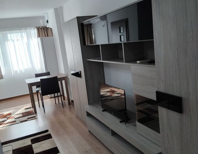 De închiriat garsonieră spațioasă,mobilată modern, lângă metrou Ștefan cel Mare - Poză 1