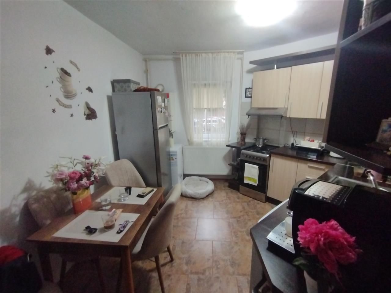 Apart  2 cam spațios Aradului- parter cu balcon centrala proprie - Poză 1