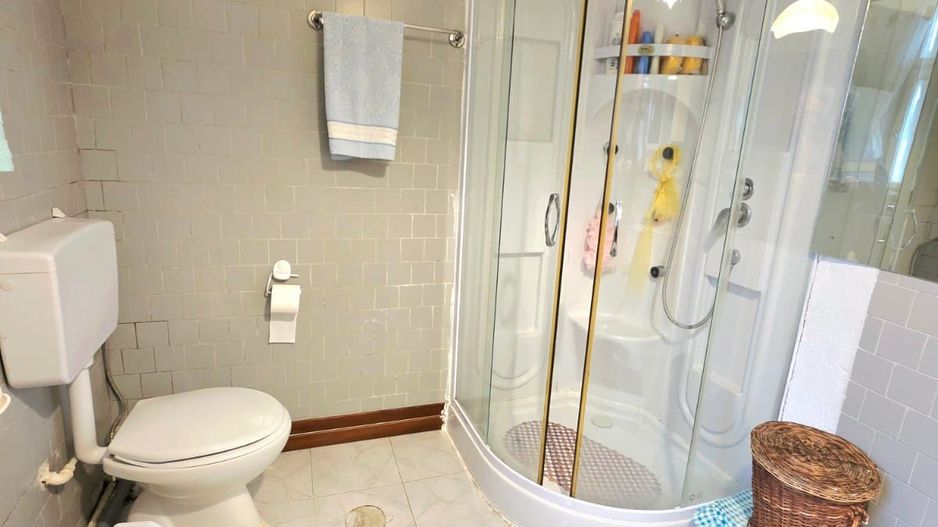 DE VANZARE CASA 5CAMERE ZONA CENTRALA TALMACIU - Poză 8