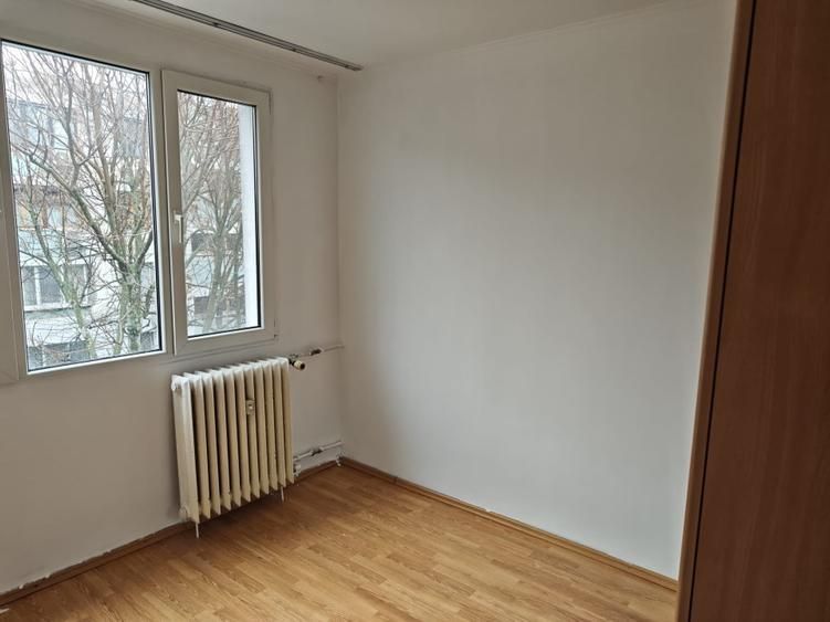 Apartament 3 camere la 7 minute Metrou Sudului, Piața Străduintei - Poză 4