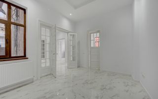 VILA RENOVATA SI ELEGANTA - 131 mp, 6 camere - Mitropolie / Unirii - Poză 3