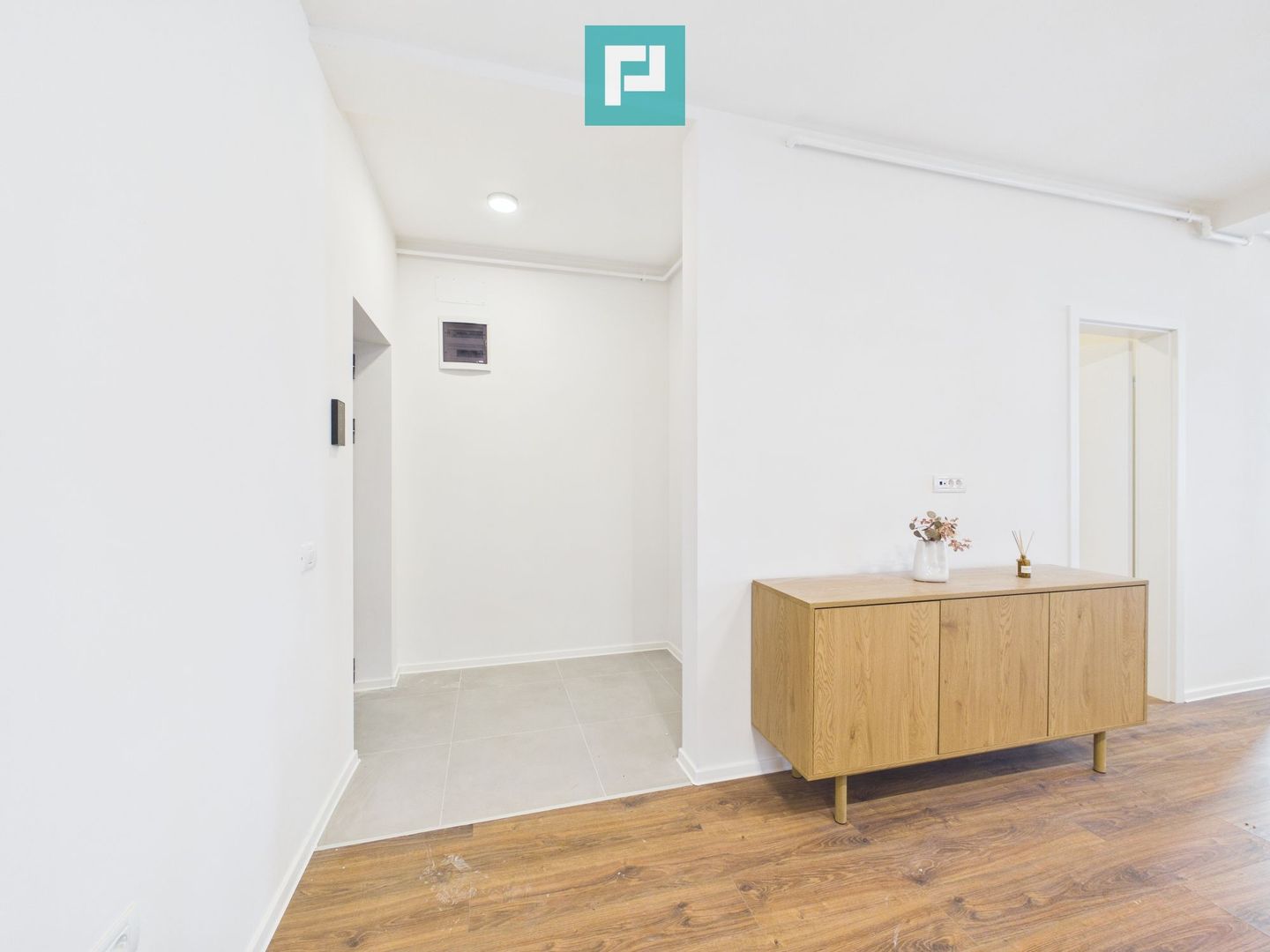 Apartament cu 2 camere mobilat în Moşniţa Nouă - Poză 6