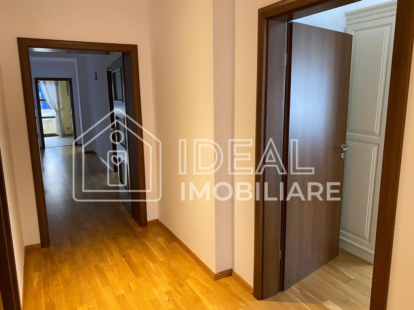 Apartament la Vila cu 5 camere si curte amenajata, in Valea Aurie - Poză 20