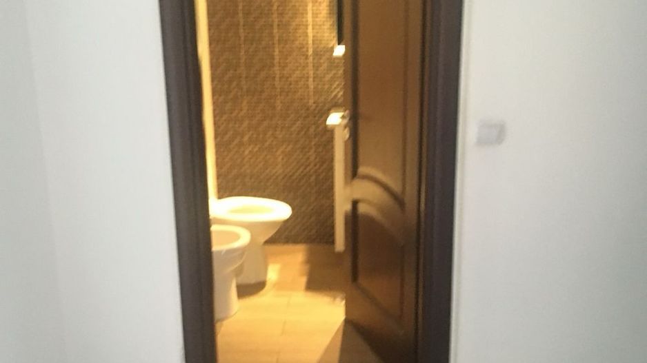 Închiriez apartament 3 camere nemobilat, Unirii, destinat birouri - Poză 7