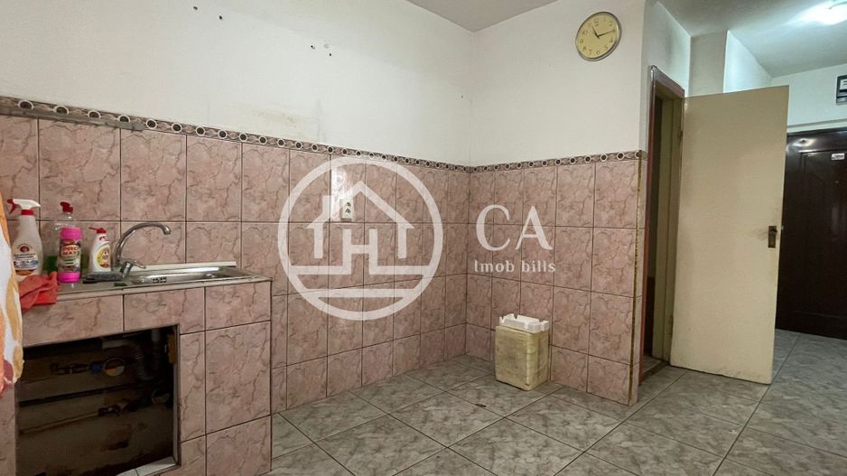 Apartament de vânzare cu 3 camere în zona Nufarul, Oradea - Poză 11