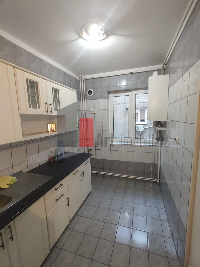 Vânzare apartament decomandat 3 camere cu centrală - Str. Baciului - Poză 14