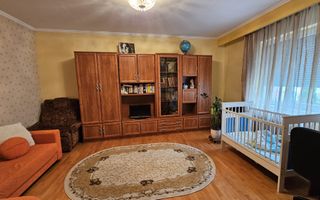 Casa 5 camere 3 bai garaj inchis si teren 700 mp utili in Lazaret - Poză 1